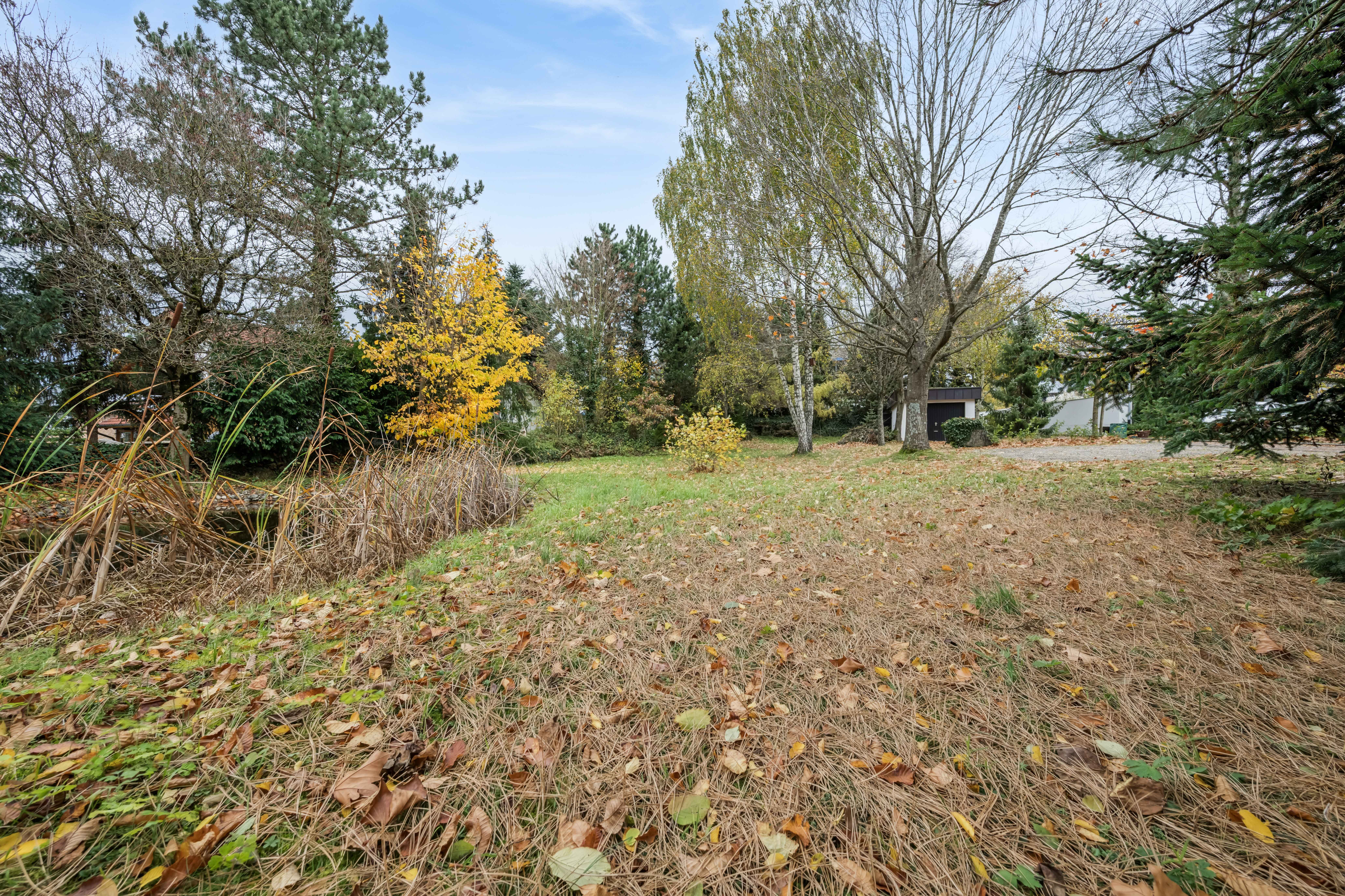 Naturverbundenes Baugrundstuck Waldstetten - 1.402 qm, Weitblick Rechberg &ndash; Bild 3 in Waldstetten