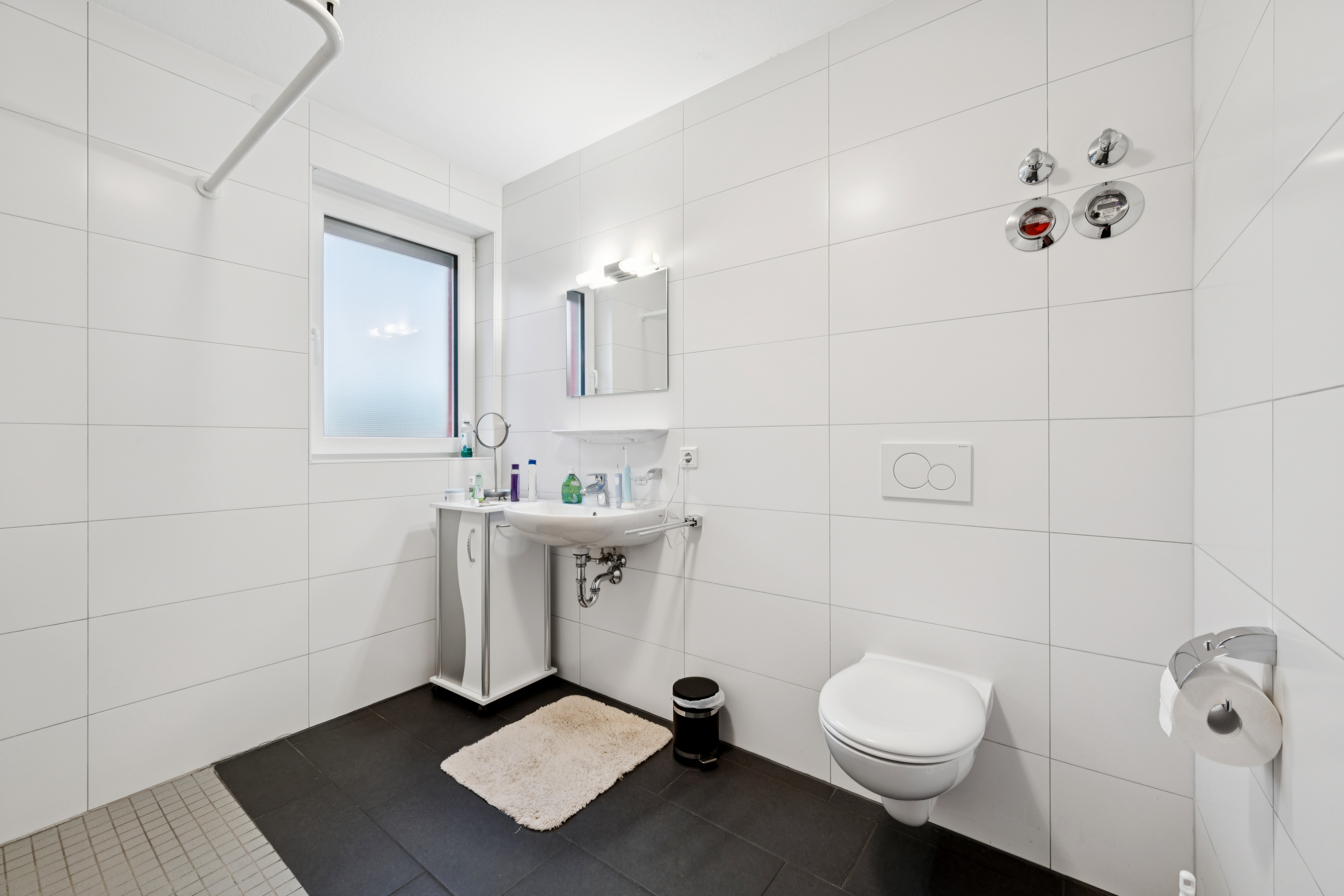 Luxuriöse 2.5-Zimmer-Wohnung mit Aufzug und Stellplatz in ruhiger Lage! – Bild 8 in Amstetten-Dorf