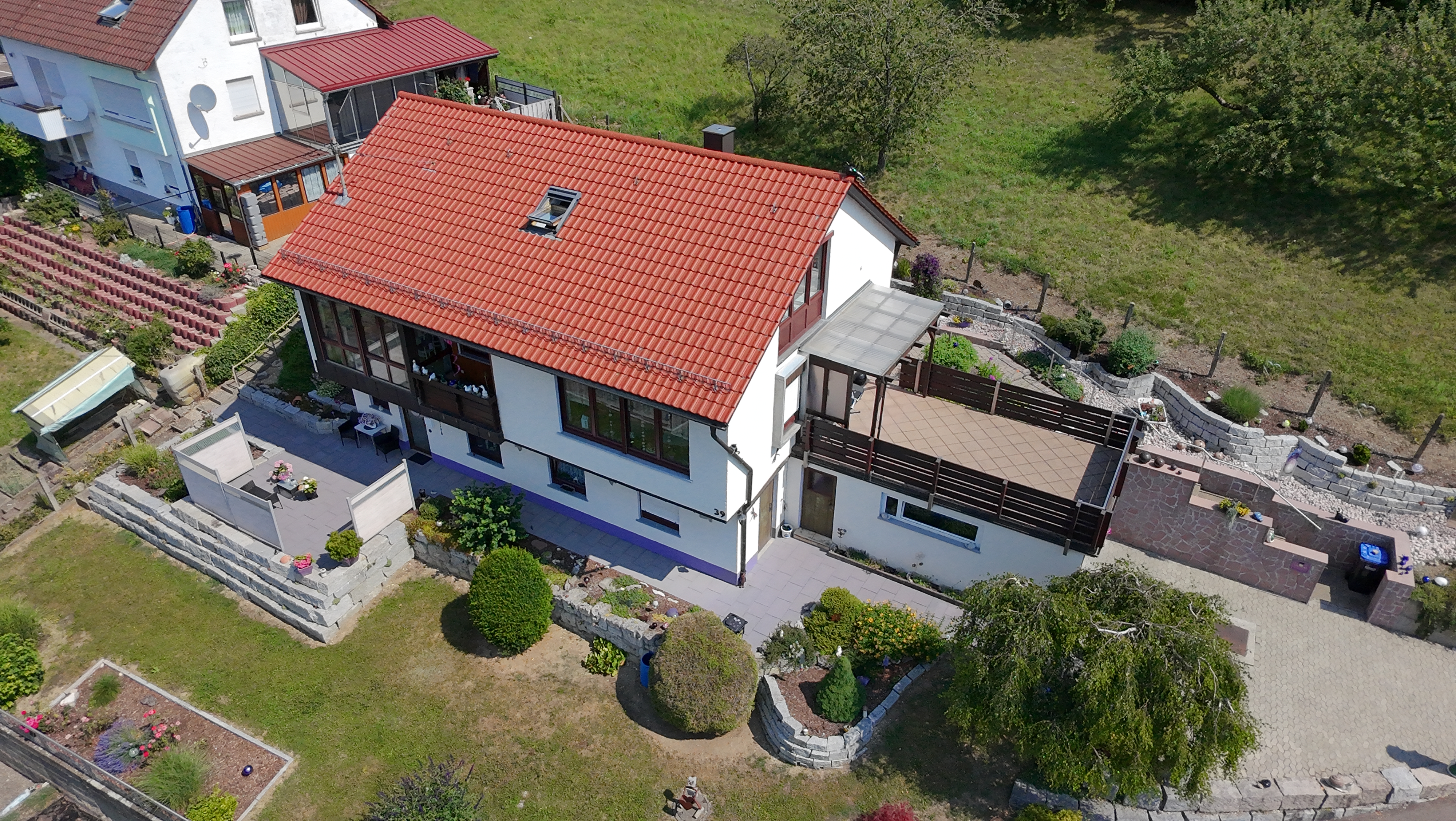 Wohnen wie im Urlaub: 5½ Zimmer mit Balkon und Garten in bester Lage